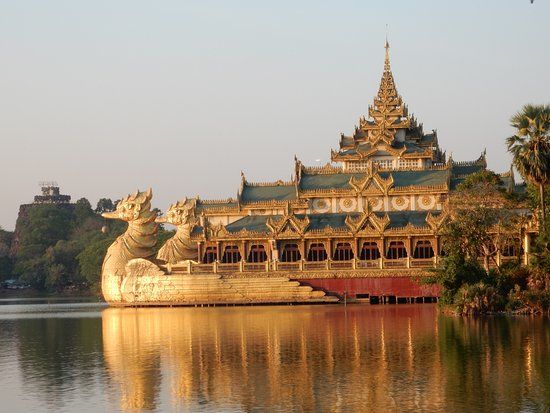 Kandawgyi Lake